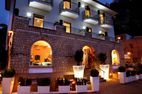  Le Ancore Hotel  Вико-Экуенсе